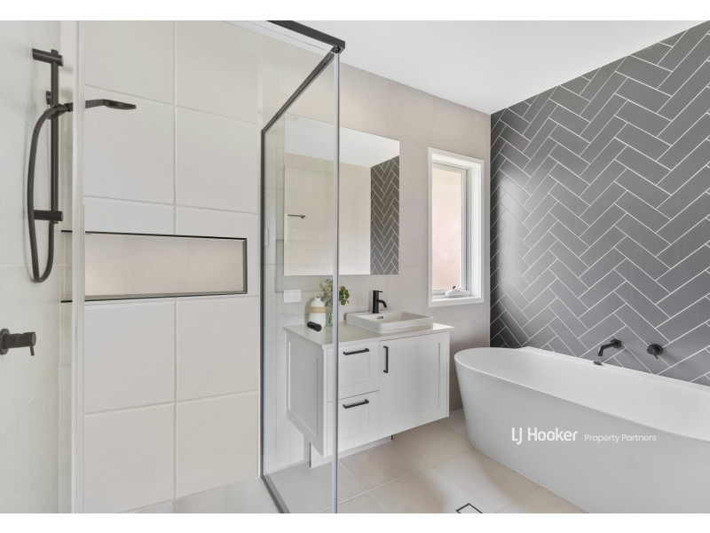 67 Steele Street, Holland Park QLD 4121