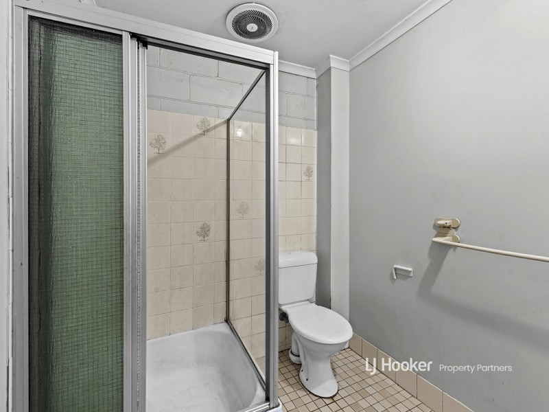 2/7 Cleopatra Street, Kingston QLD 4114