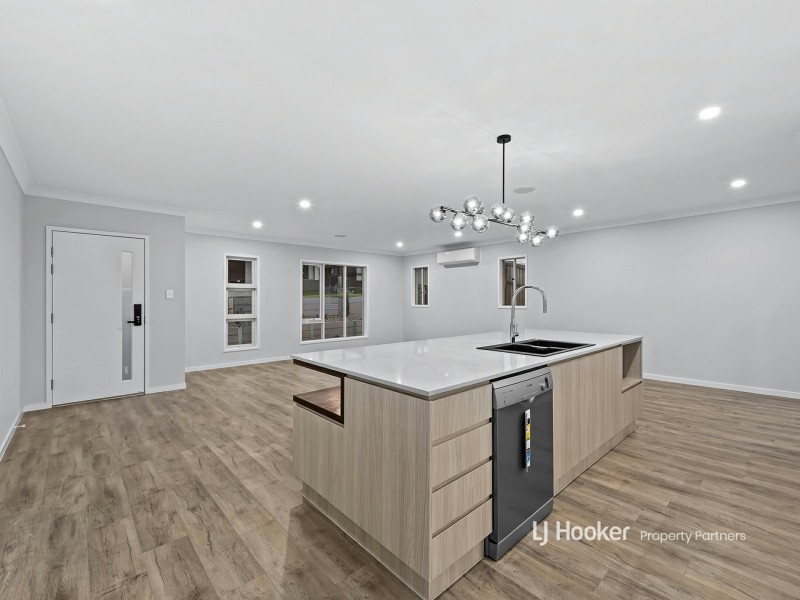 5 Watertower Street, Park Ridge QLD 4125