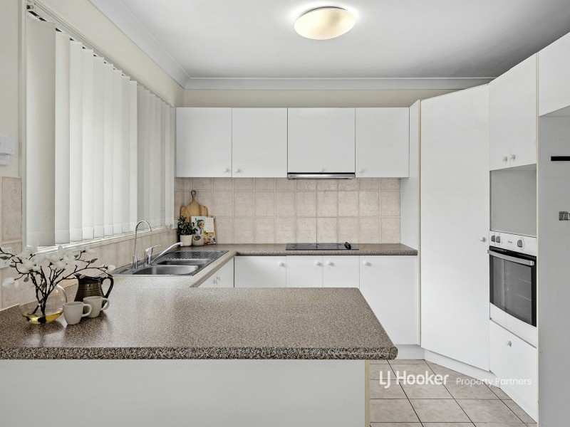 31 Regal Drive, Regents Park QLD 4118