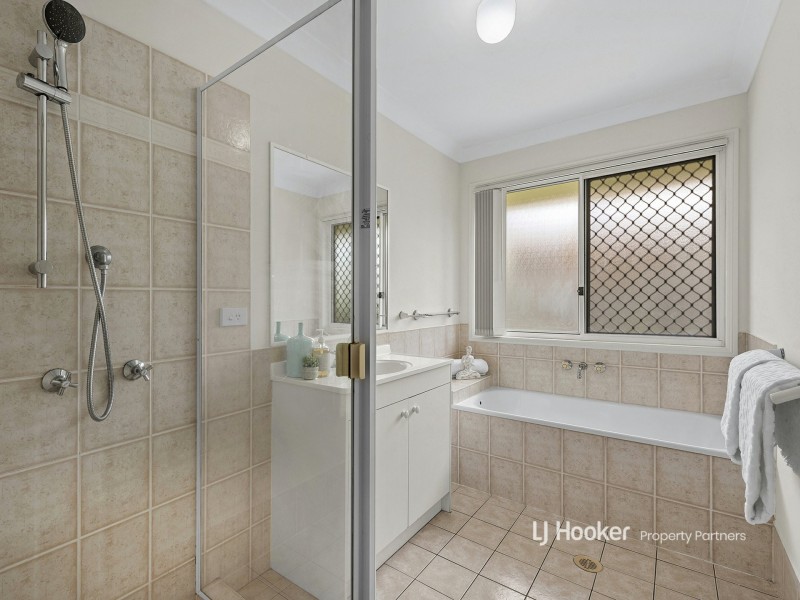 31 Regal Drive, Regents Park QLD 4118