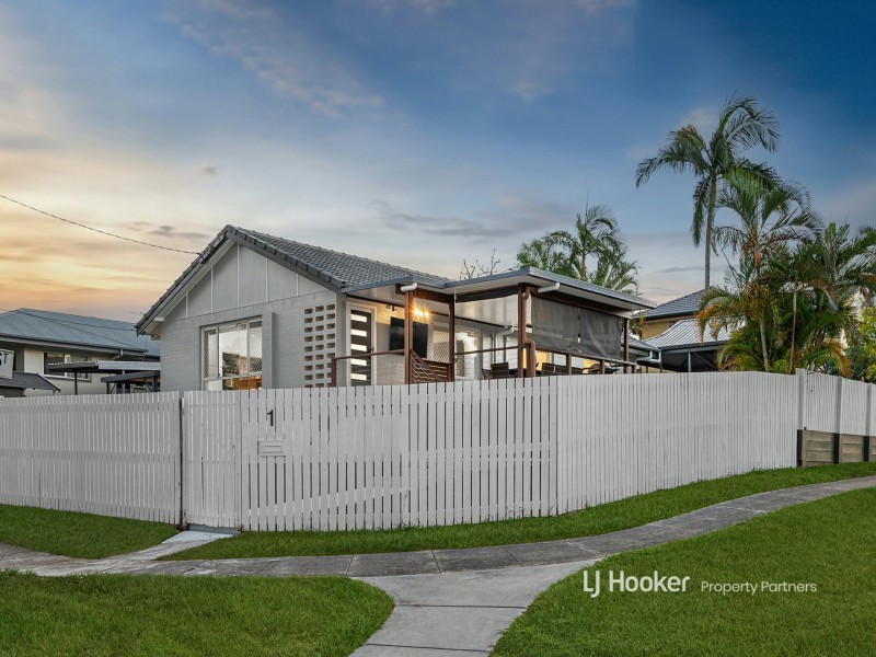 1 Tivela Street, Mansfield QLD 4122