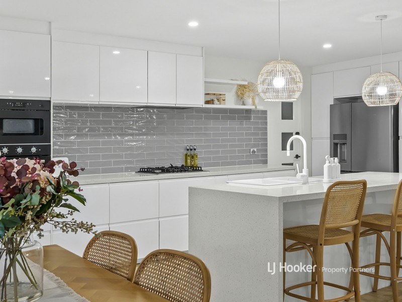 1 Tivela Street, Mansfield QLD 4122