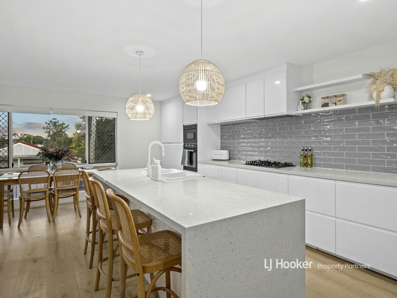 1 Tivela Street, Mansfield QLD 4122