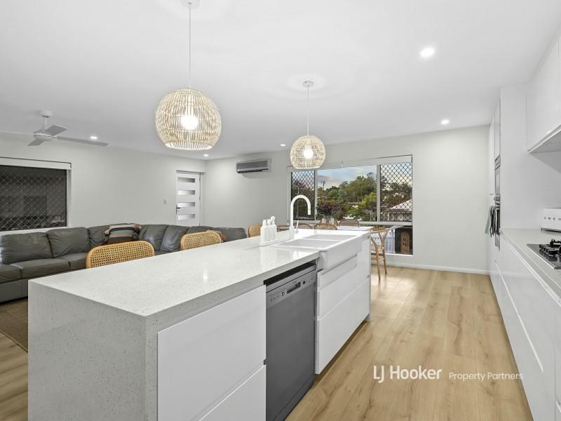 1 Tivela Street, Mansfield QLD 4122