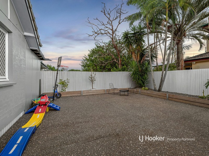 1 Tivela Street, Mansfield QLD 4122