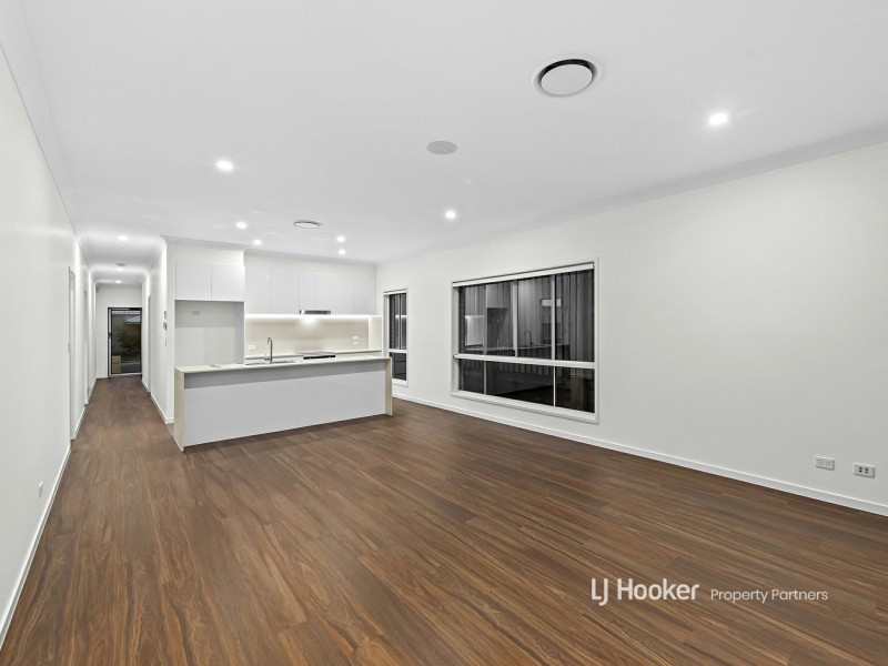 110 Davidson Circuit, Park Ridge QLD 4125