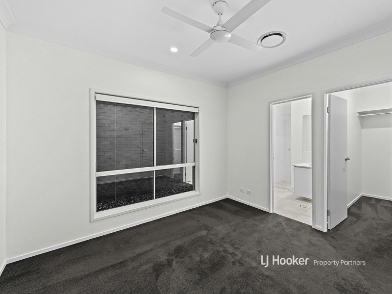110 Davidson Circuit, Park Ridge QLD 4125