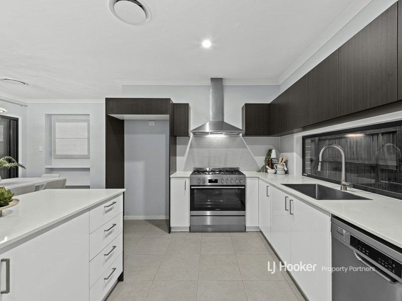 17 Ironbark Avenue, Park Ridge QLD 4125