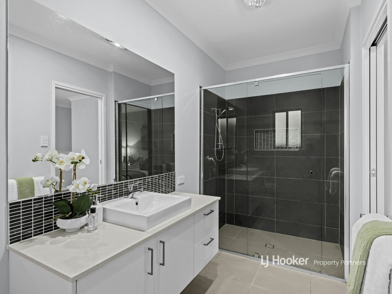 17 Ironbark Avenue, Park Ridge QLD 4125