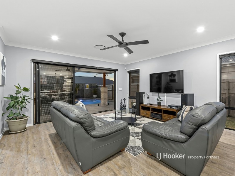24 Ironbark Avenue, Park Ridge QLD 4125