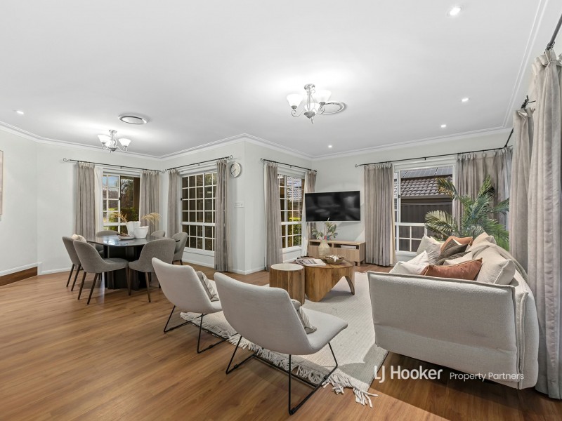 5 Lexington Place, Wishart QLD 4122