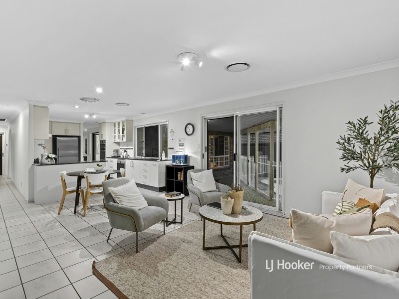 5 Lexington Place, Wishart QLD 4122