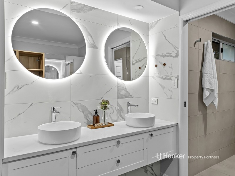 5 Lexington Place, Wishart QLD 4122