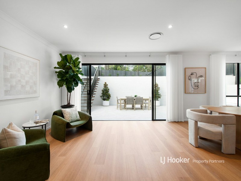 30 Walker Street, Coorparoo QLD 4151