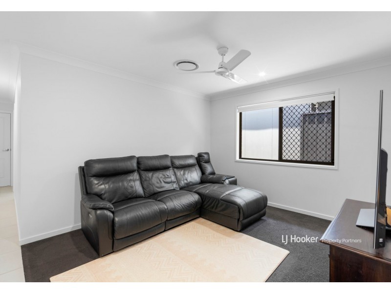 10 Heseltine Place, Pallara QLD 4110