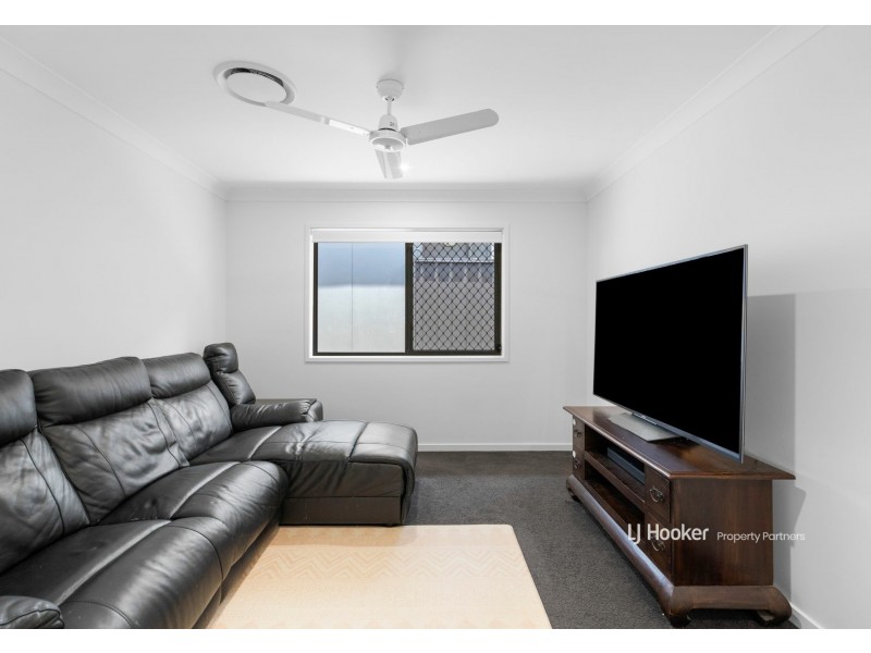 10 Heseltine Place, Pallara QLD 4110