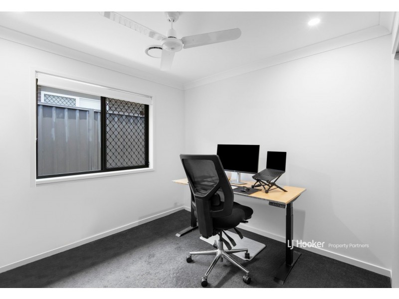 10 Heseltine Place, Pallara QLD 4110