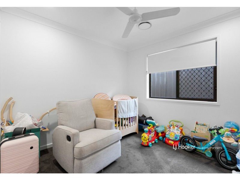 10 Heseltine Place, Pallara QLD 4110