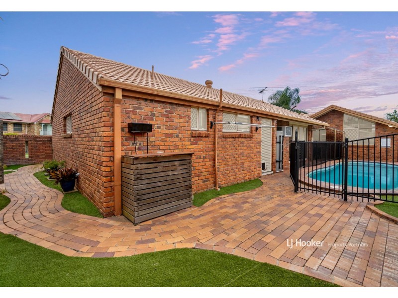 1 Pierce Court, Stretton QLD 4116