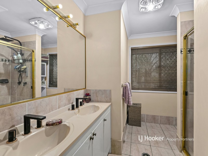 413 Kessels Road, Robertson QLD 4109