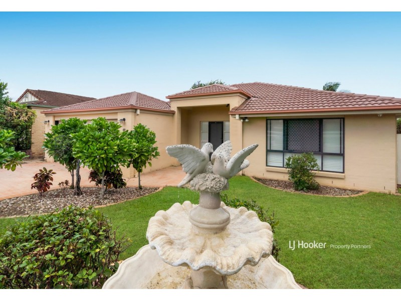 48 Pinedale Crescent, Parkinson QLD 4115