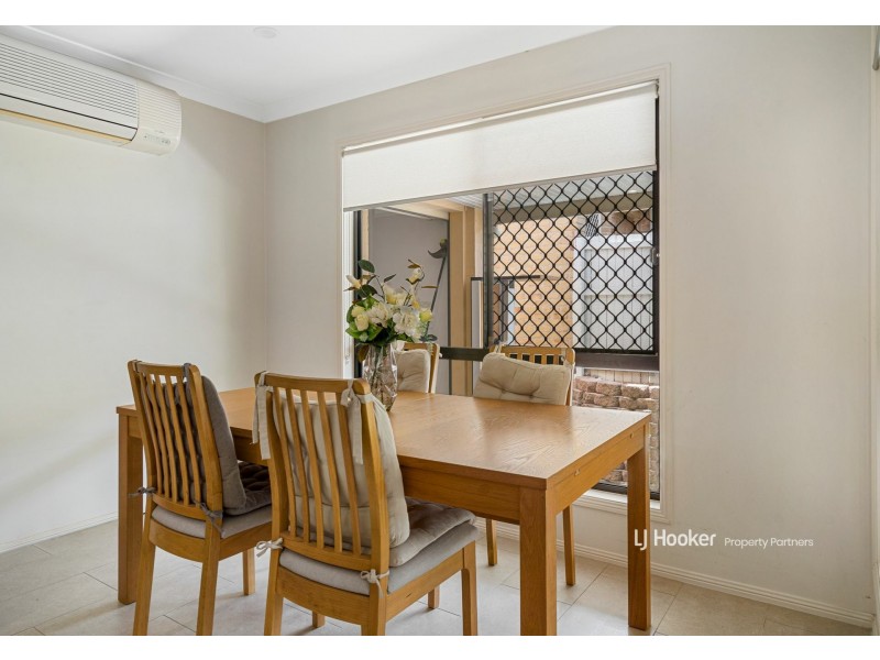 48 Pinedale Crescent, Parkinson QLD 4115