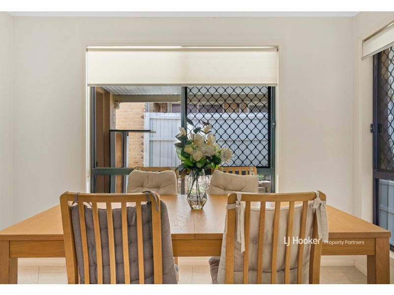 48 Pinedale Crescent, Parkinson QLD 4115