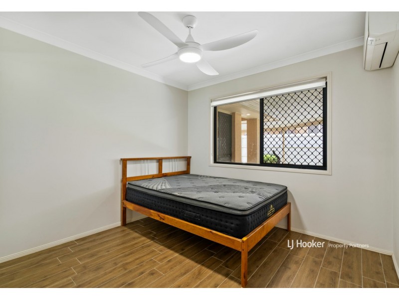 48 Pinedale Crescent, Parkinson QLD 4115