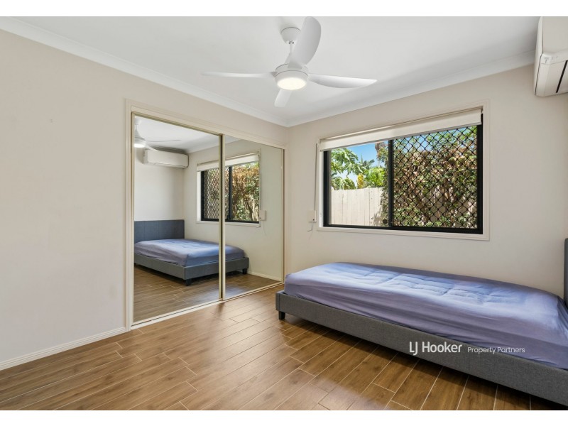 48 Pinedale Crescent, Parkinson QLD 4115