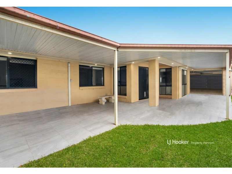 48 Pinedale Crescent, Parkinson QLD 4115