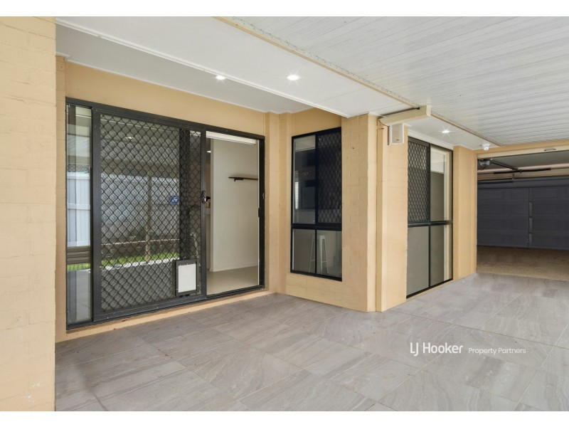 48 Pinedale Crescent, Parkinson QLD 4115