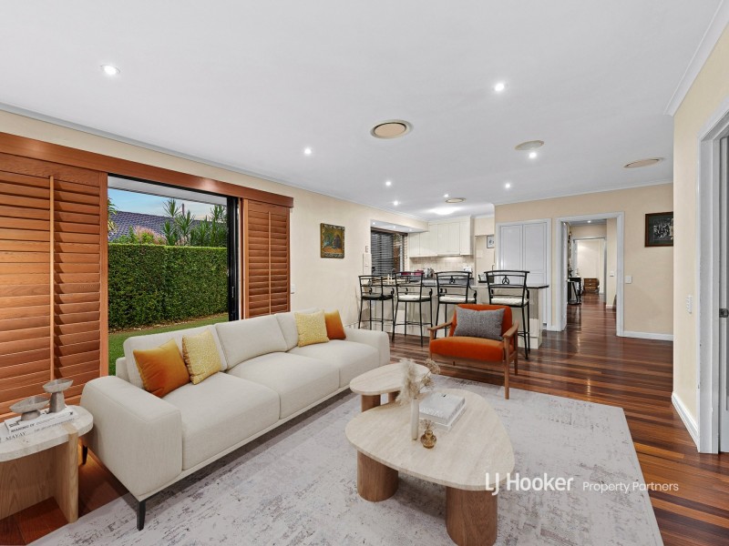 15 Angophora Street, Robertson QLD 4109