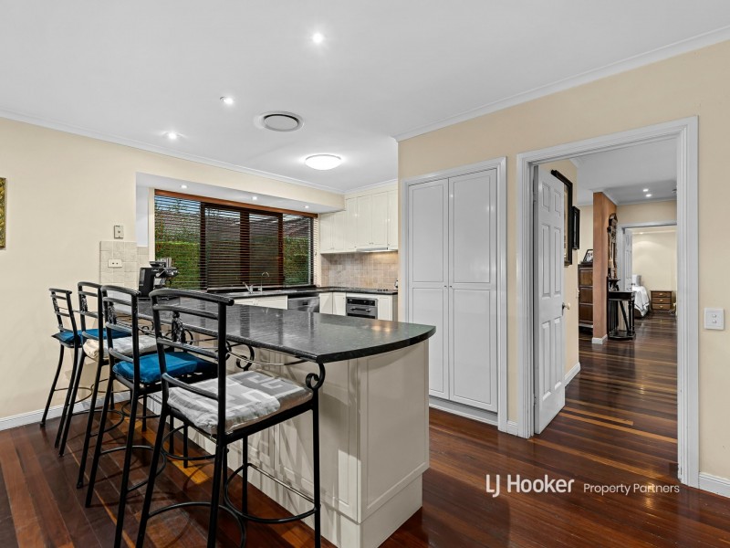 15 Angophora Street, Robertson QLD 4109