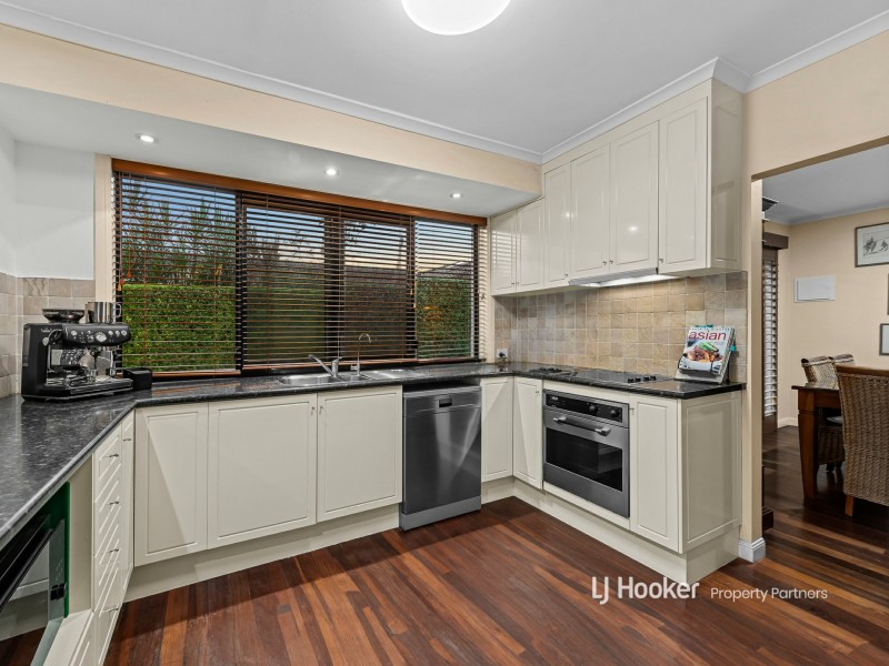 15 Angophora Street, Robertson QLD 4109