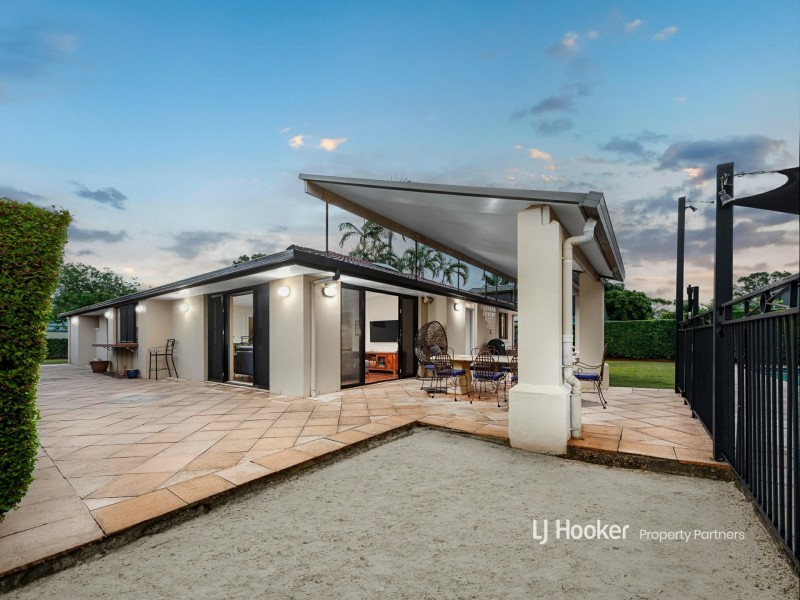 15 Angophora Street, Robertson QLD 4109