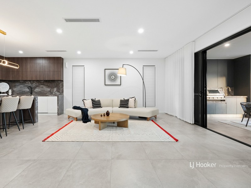 73 Davrod Street, Robertson QLD 4109