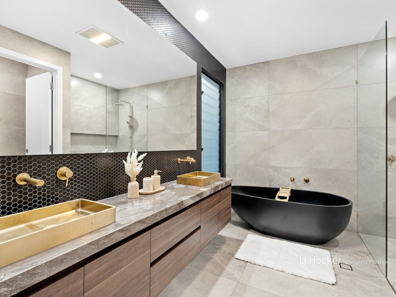 73 Davrod Street, Robertson QLD 4109