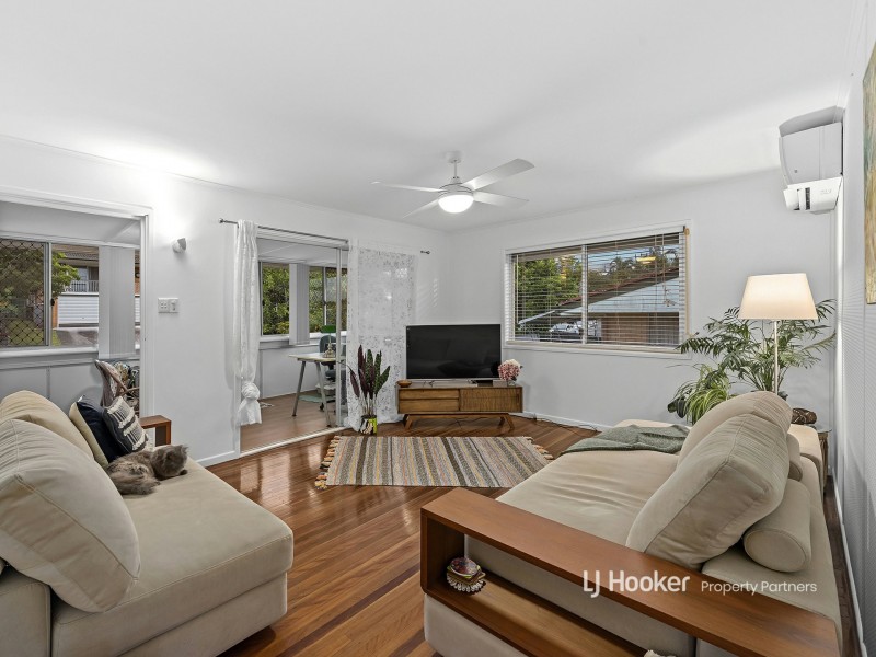 19 Danina Street, Mansfield QLD 4122