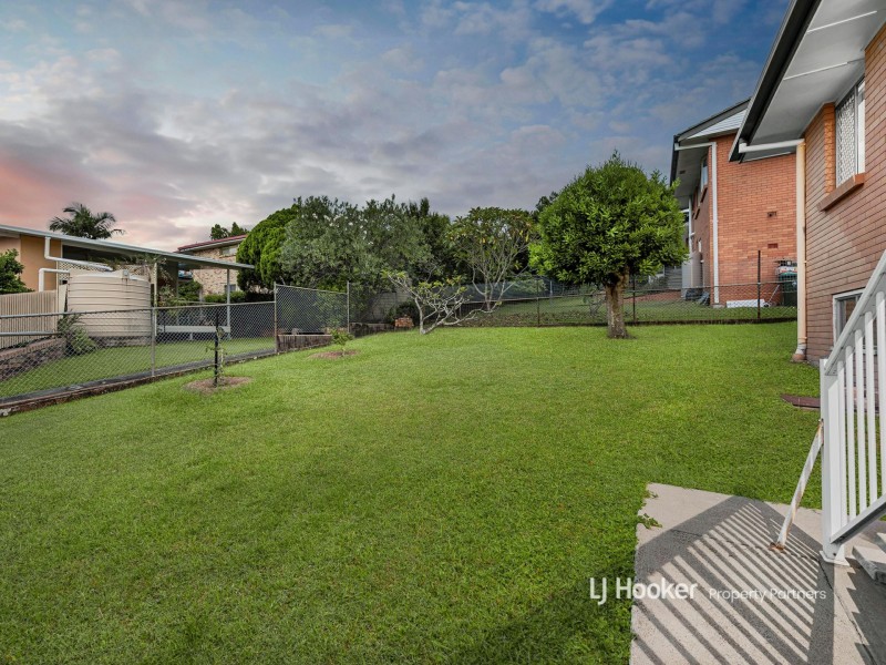 19 Danina Street, Mansfield QLD 4122