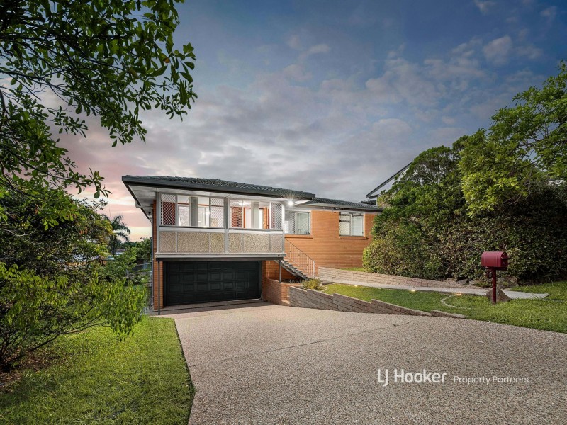 19 Danina Street, Mansfield QLD 4122