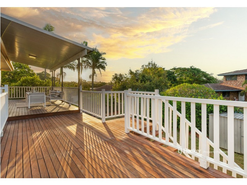 24 Cadogan Street, Carindale QLD 4152