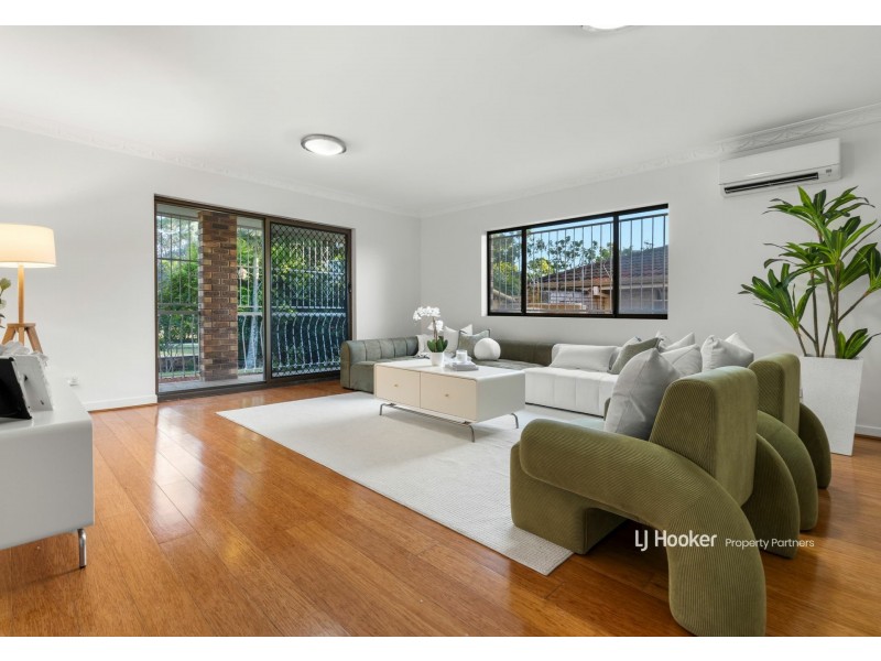 24 Cadogan Street, Carindale QLD 4152