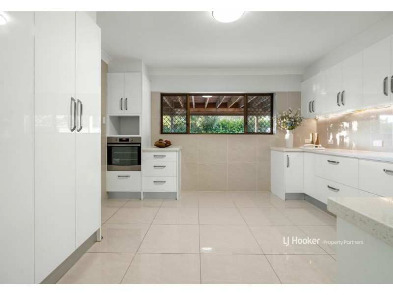 24 Cadogan Street, Carindale QLD 4152