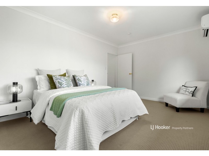24 Cadogan Street, Carindale QLD 4152