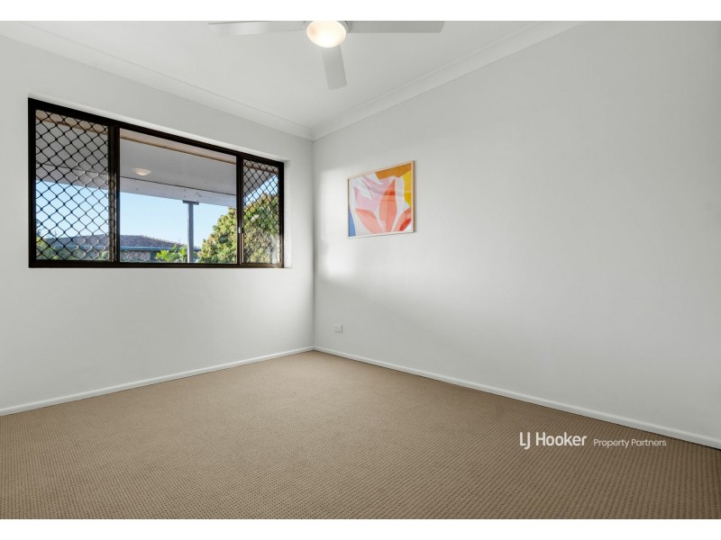 24 Cadogan Street, Carindale QLD 4152
