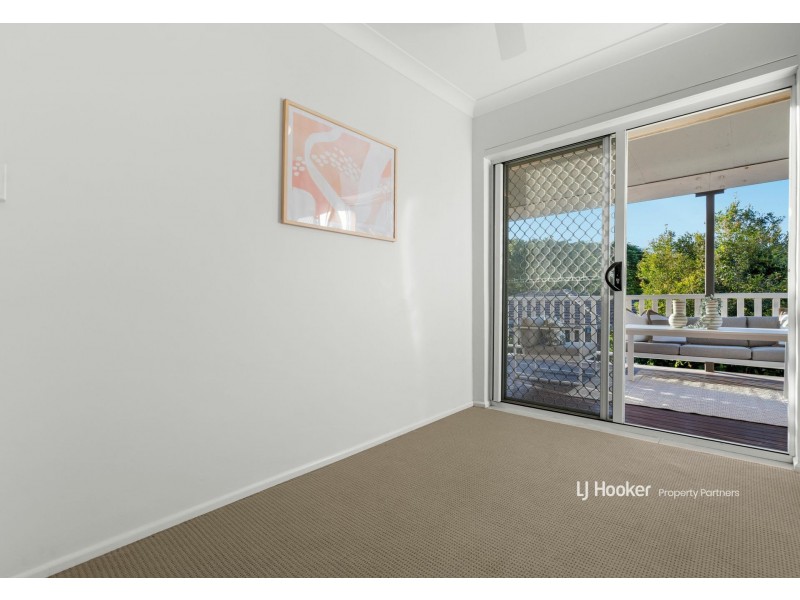 24 Cadogan Street, Carindale QLD 4152