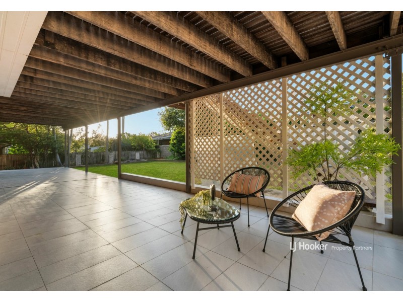24 Cadogan Street, Carindale QLD 4152