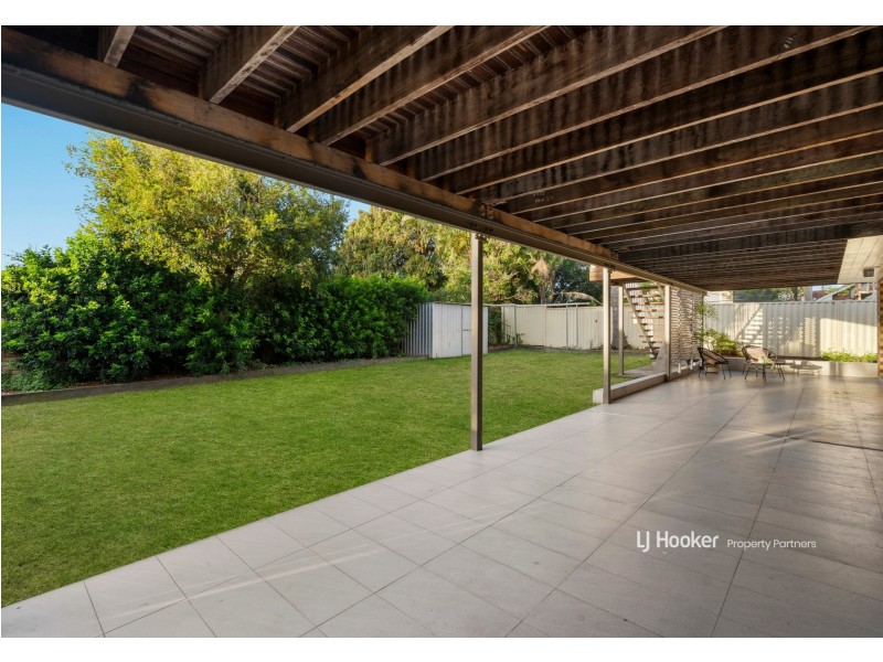 24 Cadogan Street, Carindale QLD 4152