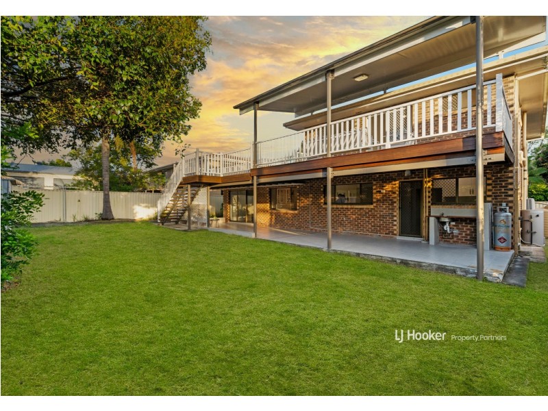 24 Cadogan Street, Carindale QLD 4152